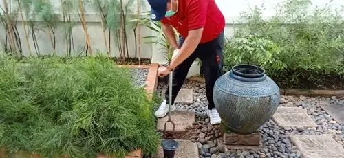 กำลังฝั่งสถานีใต้ดิน กำจัดปลวกด้วยระบบเหยื่อ